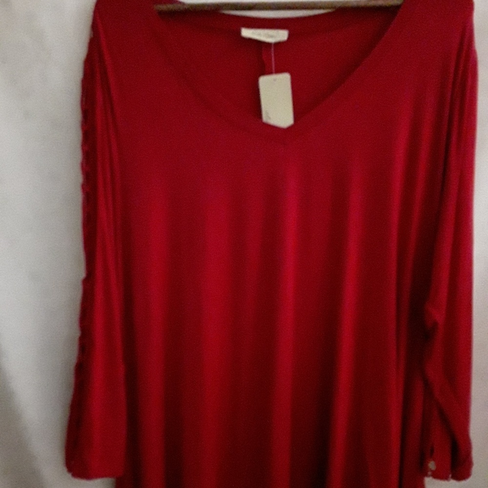 A la tzarina red tunic with long lace sleeve